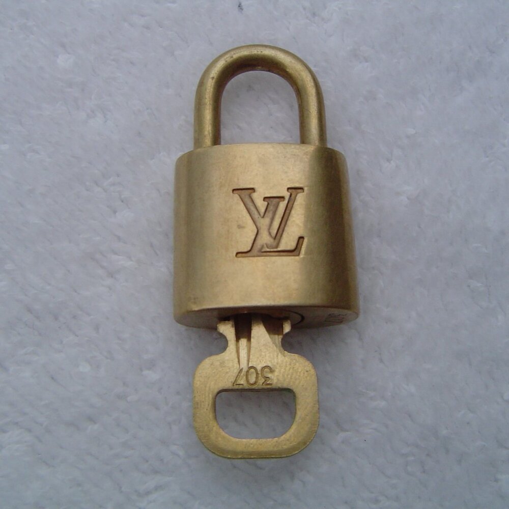 AUTHENTIC LOUIS VUITTON GOLD PADLOCK WITH KEY #307